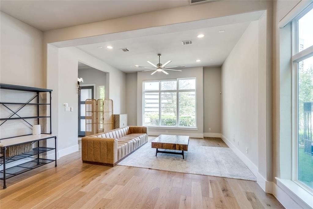 6141 Preserve Dr - Photo 4 of 25