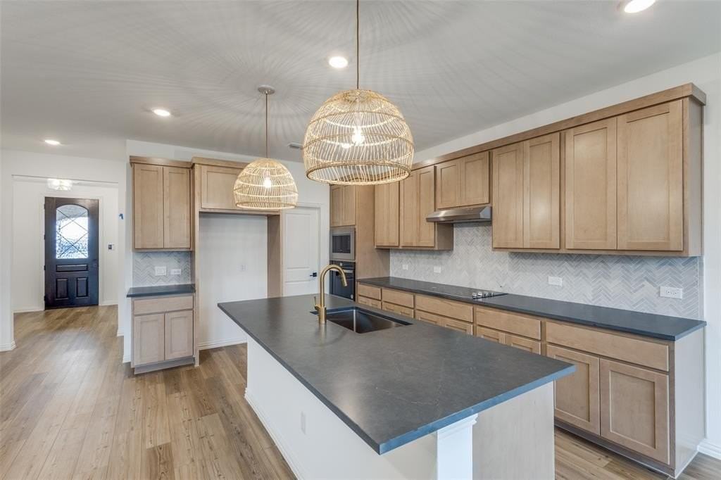 603 Declaration Dr - Photo 3 of 24