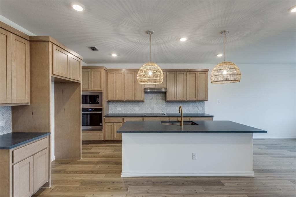 603 Declaration Dr - Photo 4 of 24