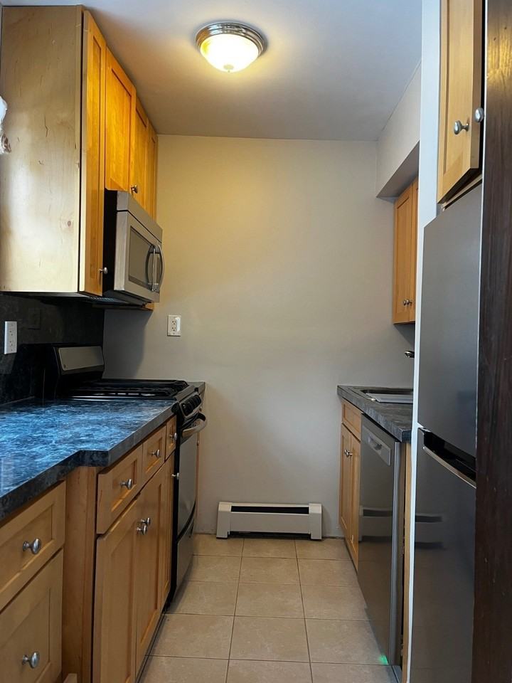 21 Eugene St - Photo 5 of 12