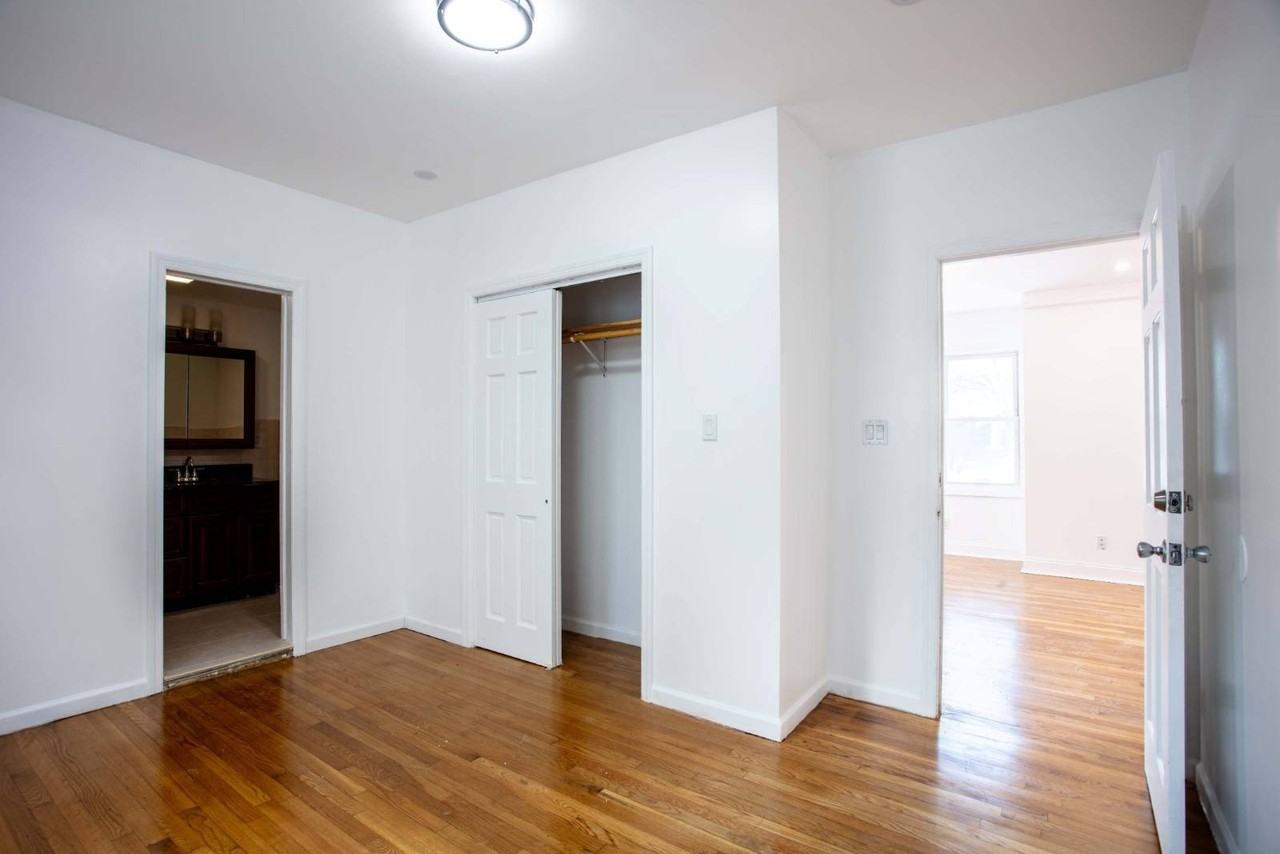 222 Lowell Ave #1stFL - Photo 4 of 7