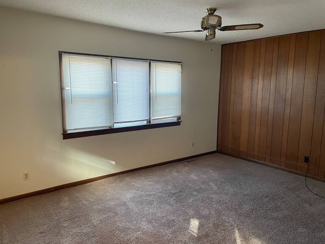 228 E 6th St - Photo 3 of 12