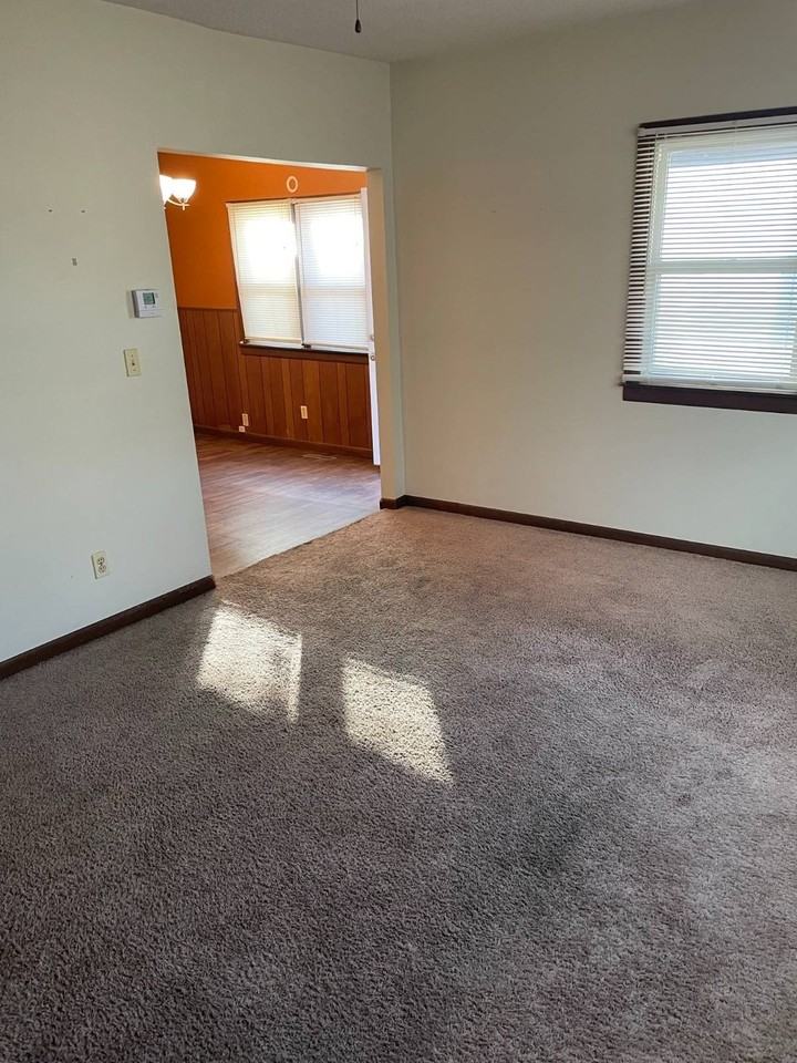 228 E 6th St - Photo 4 of 12