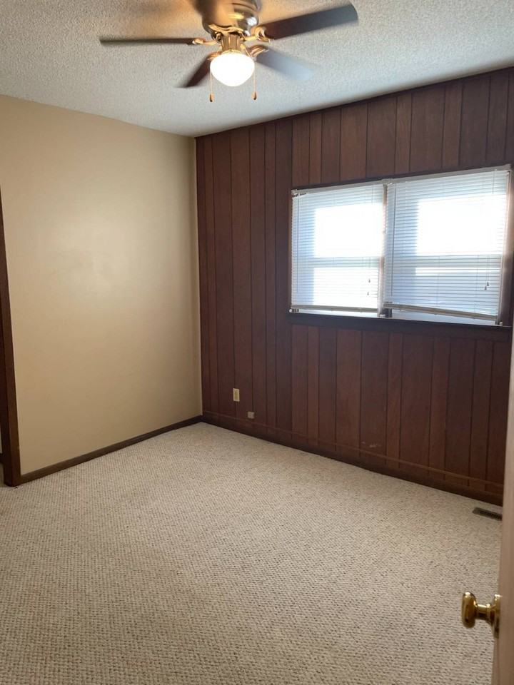 228 E 6th St - Photo 5 of 12