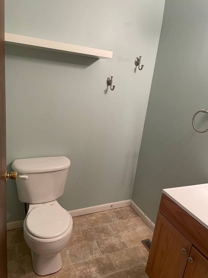 228 E 6th St - Photo 6 of 12