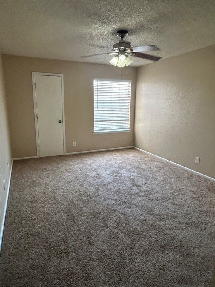 725 Duke Ave - Photo 6 of 10