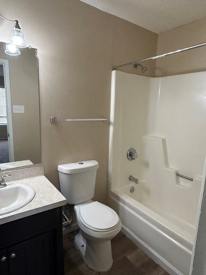 725 Duke Ave - Photo 7 of 10