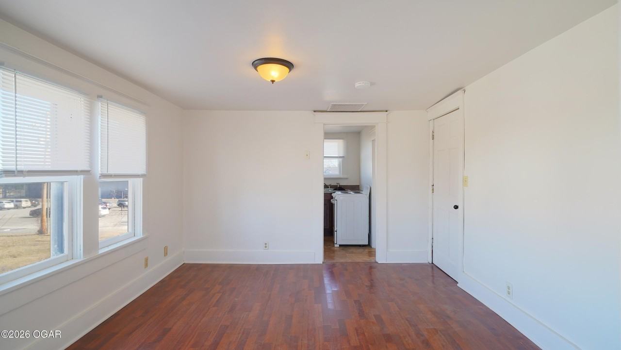 725 S Pennsylvania Ave Apt 2 - Photo 6 of 9