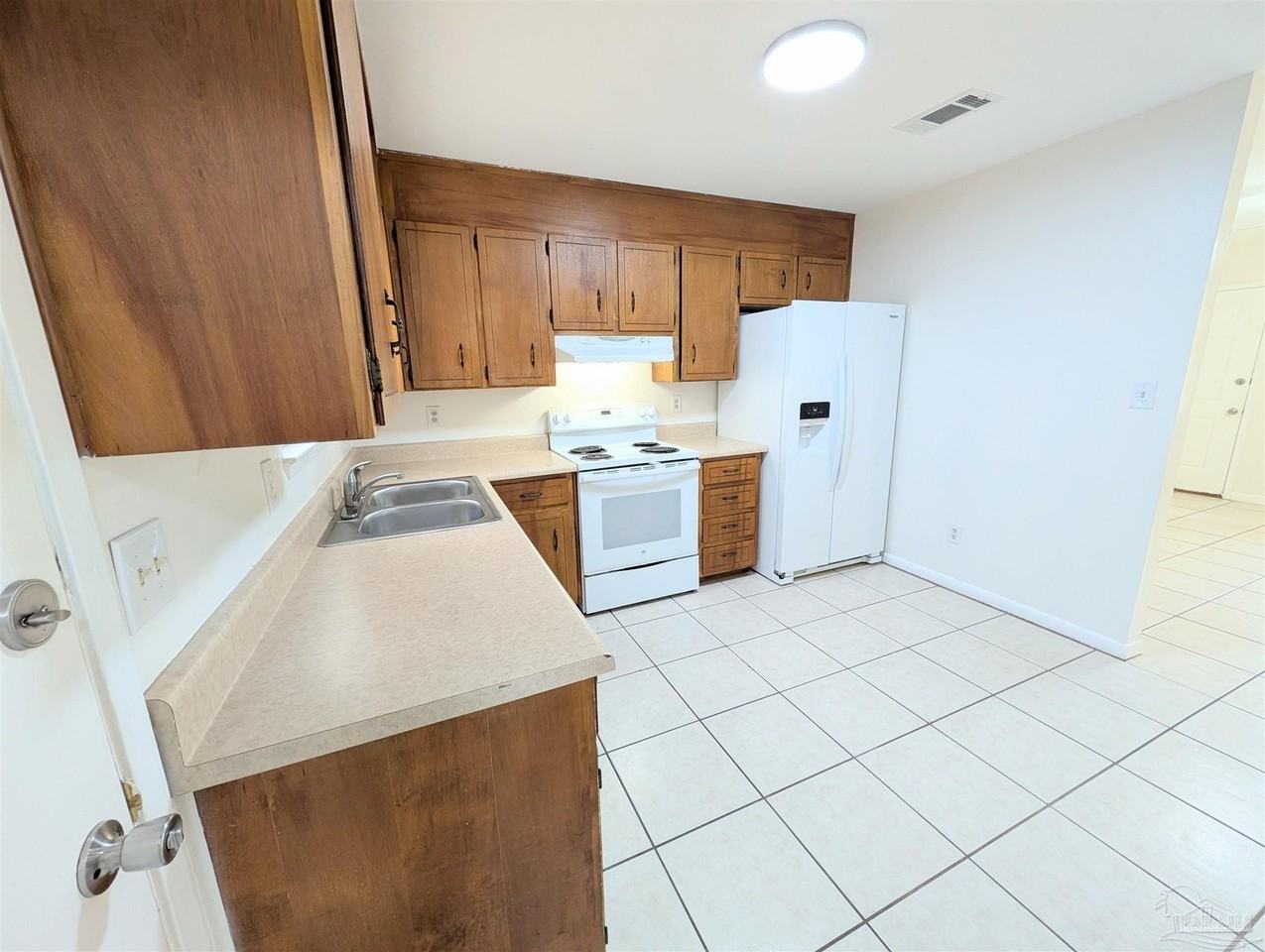 5086 Yacht Harbor Cir - Photo 3 of 21