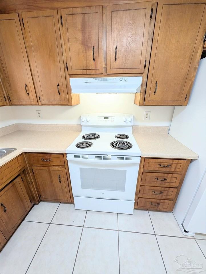 5086 Yacht Harbor Cir - Photo 5 of 21