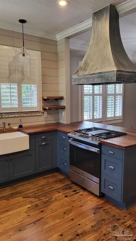 1800 E Lloyd St - Photo 7 of 45