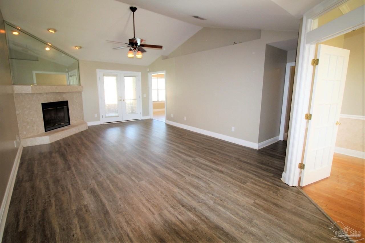 5031 Challenger Way - Photo 6 of 20