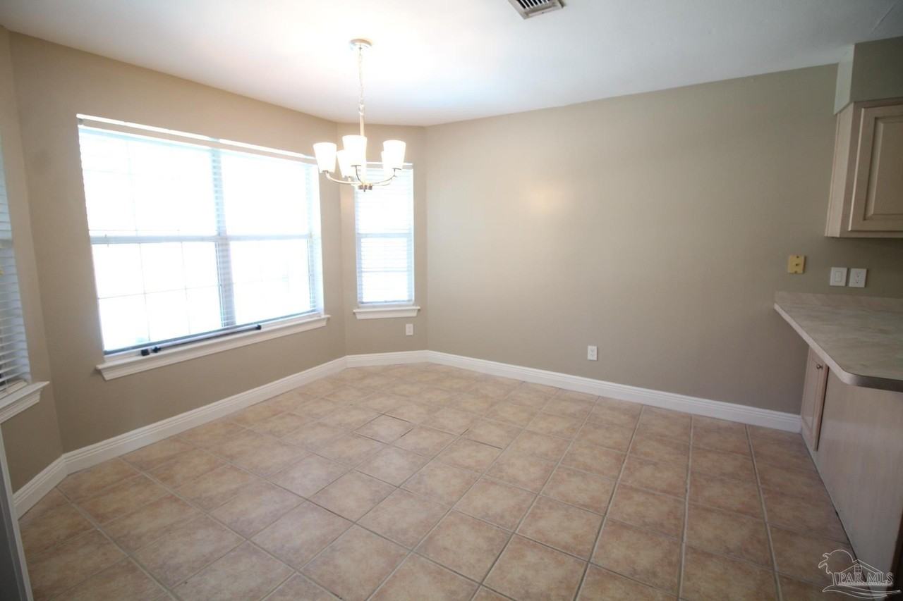 5031 Challenger Way - Photo 7 of 20