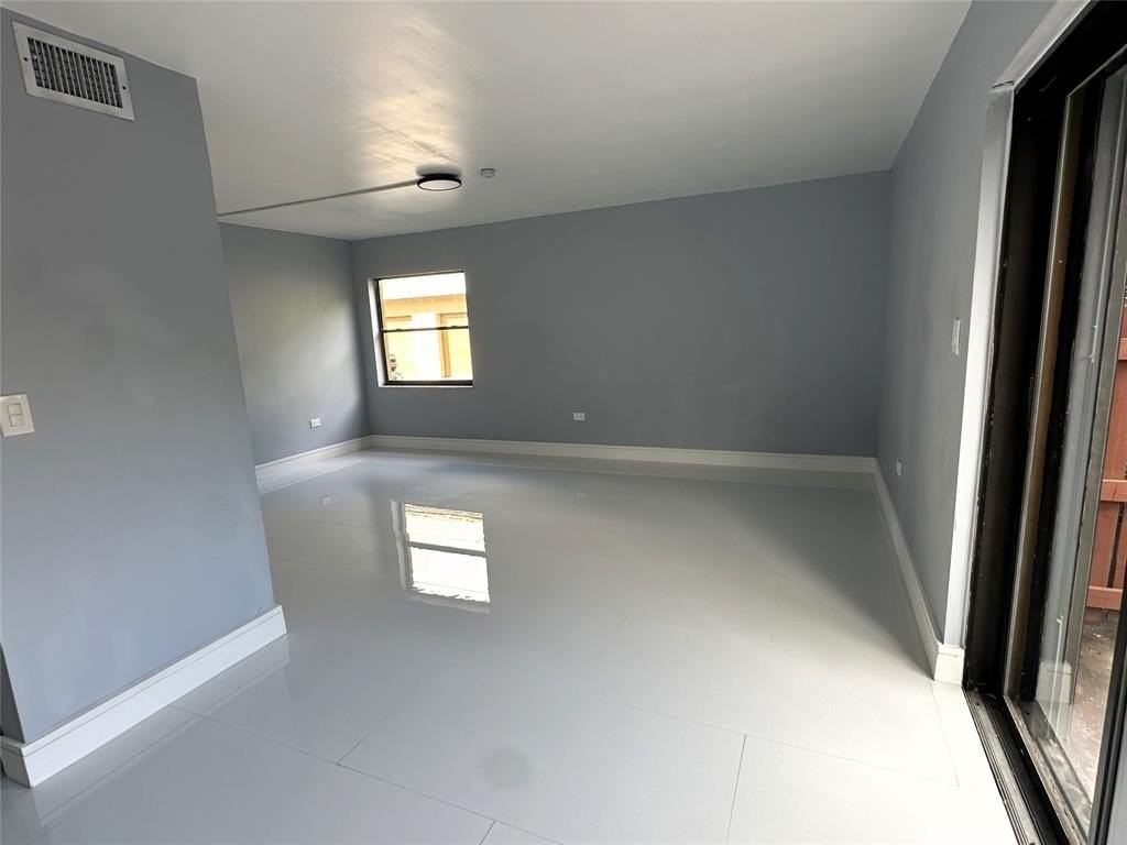 8350 N Missionwood Cir #C21 - Photo 4 of 25