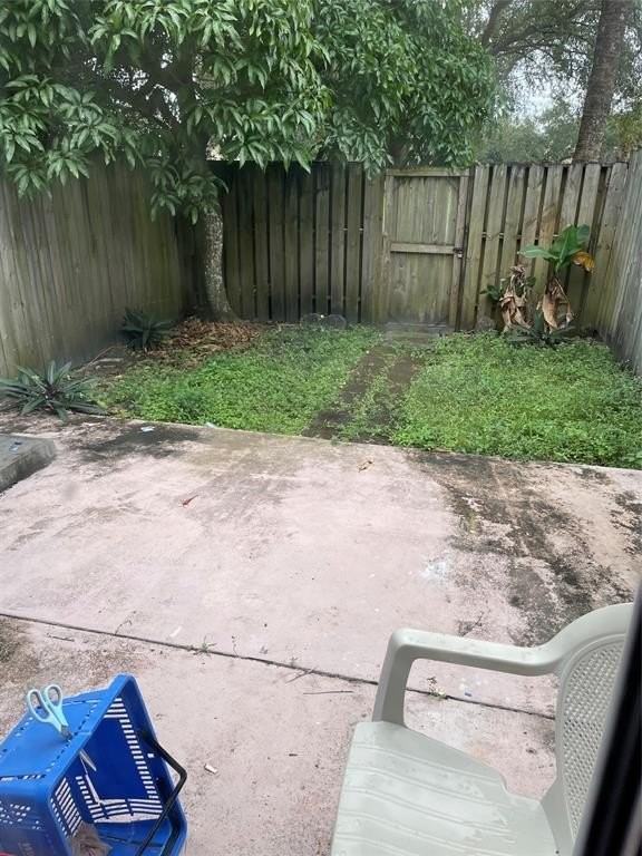 8247 Fairway Rd - Photo 3 of 8