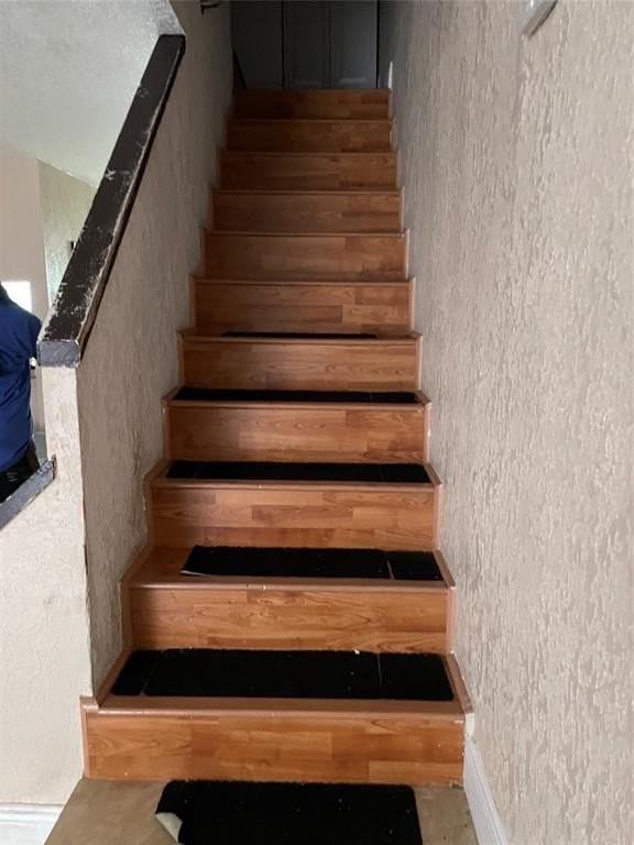 8247 Fairway Rd - Photo 4 of 8