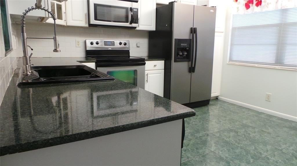 2001 Granada Dr #4N - Photo 7 of 21