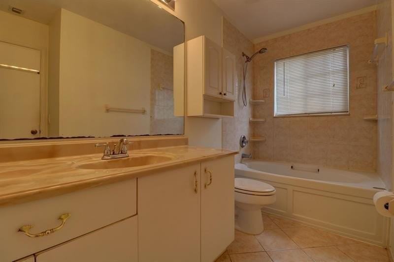 4768 Sw 14th Ct - Photo 7 of 25