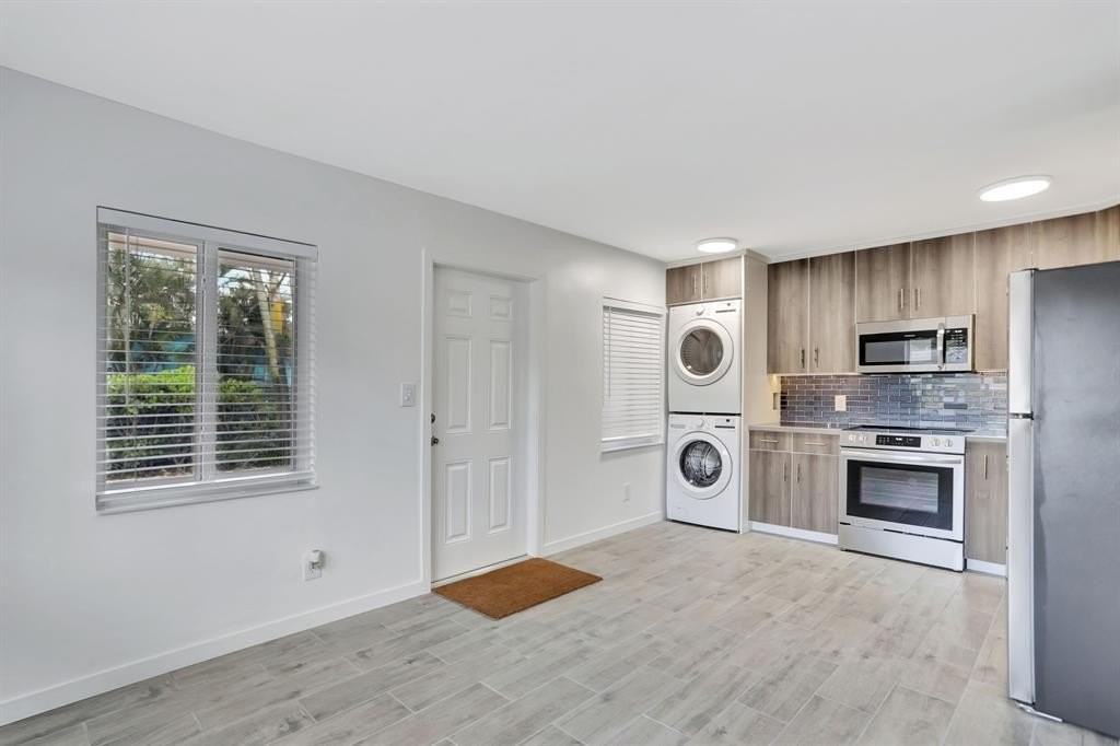 1000 Sw 30th St #1 - Photo 3 of 21