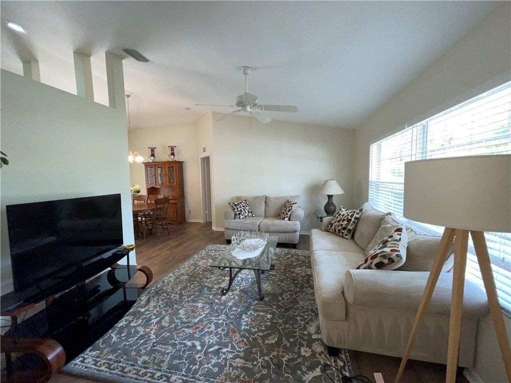 962 Montrose Ave - Photo 2 of 30