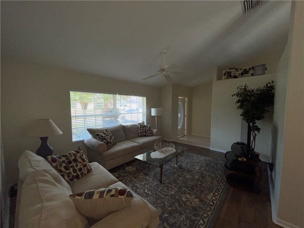 962 Montrose Ave - Photo 3 of 30