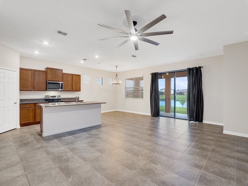 6780 Canterbridge Dr - Photo 3 of 35