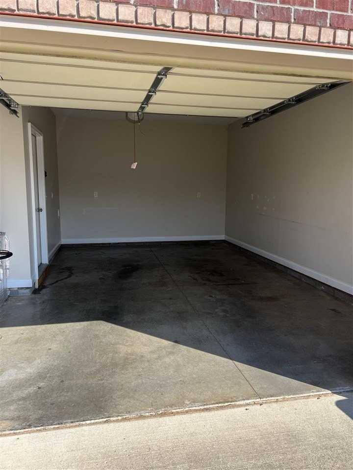 593 Springfield Blvd - Photo 5 of 27