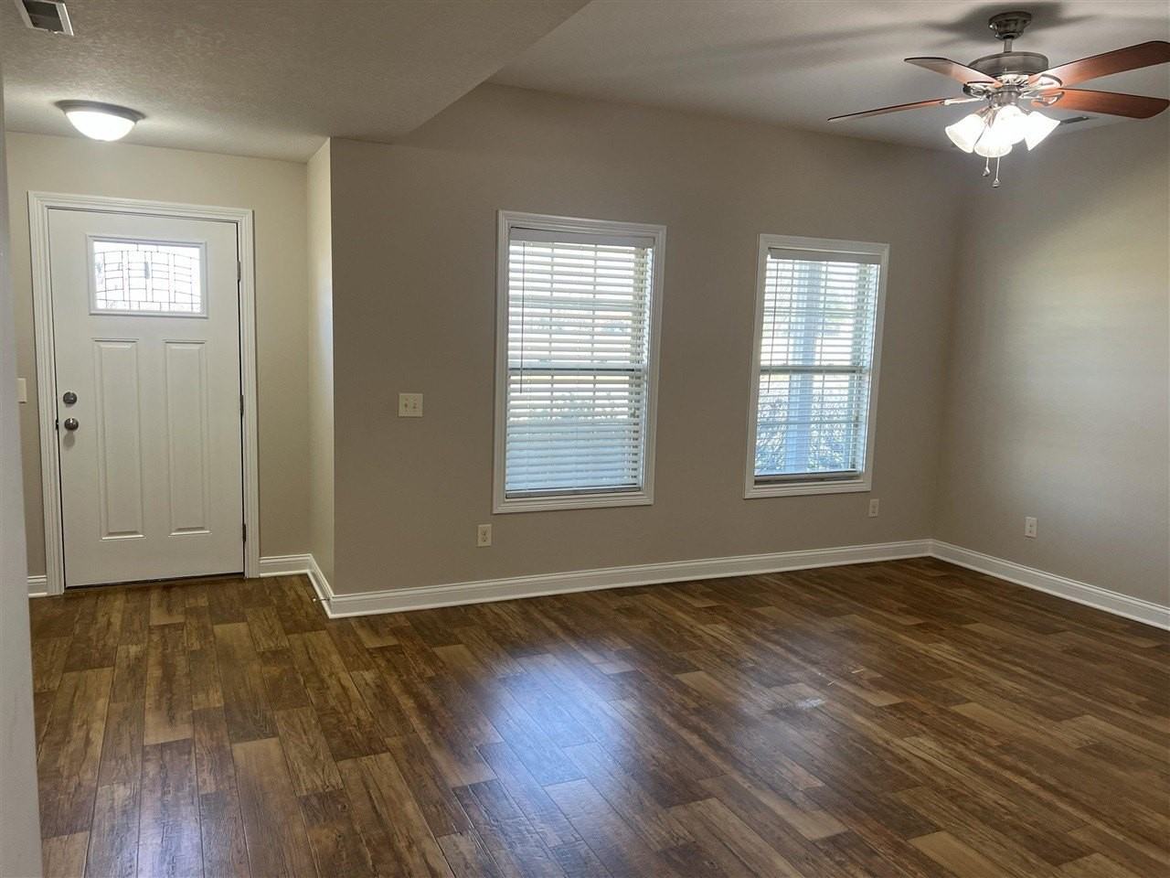 593 Springfield Blvd - Photo 6 of 27