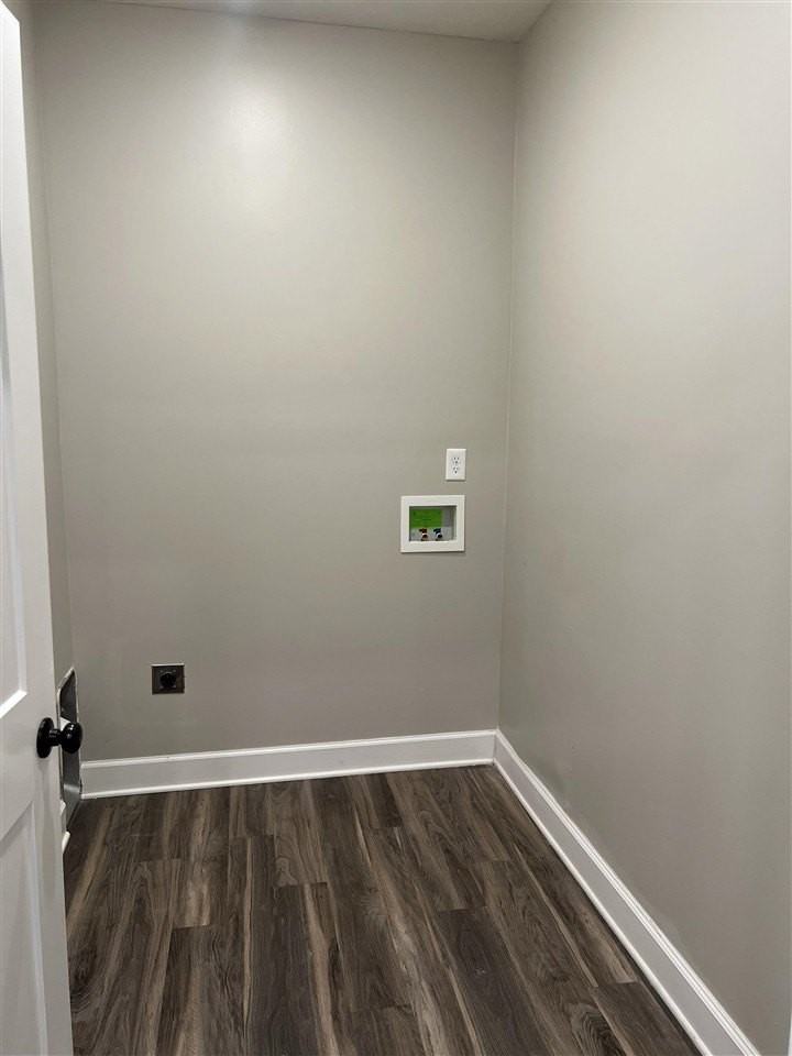 1126 Springfield Blvd - Photo 7 of 15