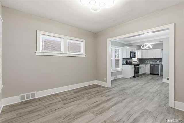 6433 Globe St - Photo 3 of 13