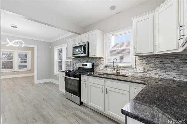 6433 Globe St - Photo 5 of 13