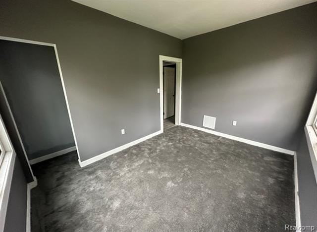 3220 Gladstone St - Photo 6 of 8