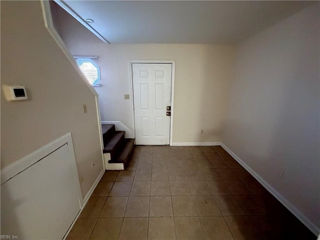 700 Kecoughtan Rd #C - Photo 4 of 11