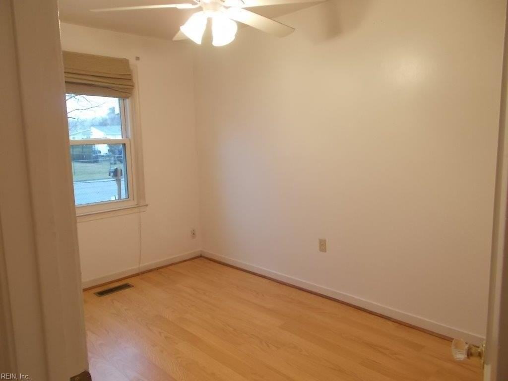 902 W Russell Ct - Photo 6 of 10