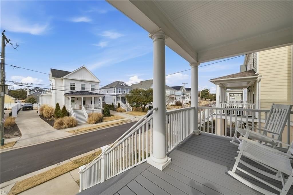 9610 7th Bay St - Photo 5 of 36