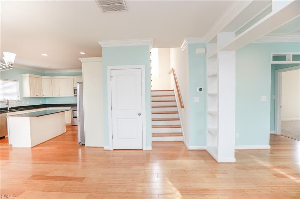 9628 9th Bay St - Photo 3 of 10