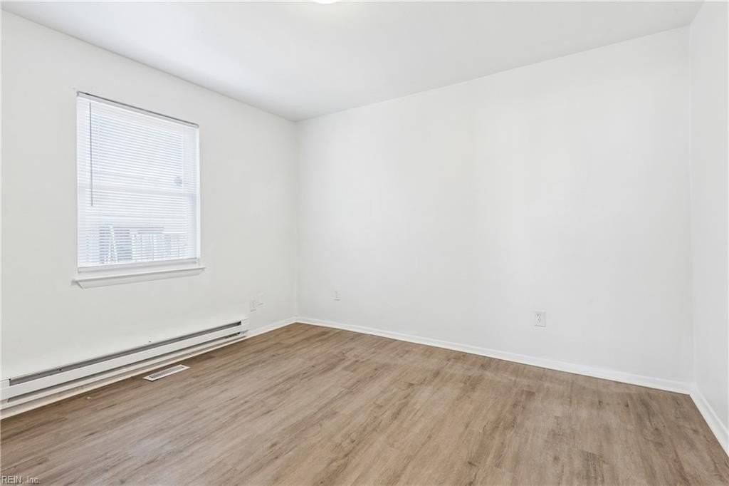 1315 Little Bay Ave #102 - Photo 6 of 8