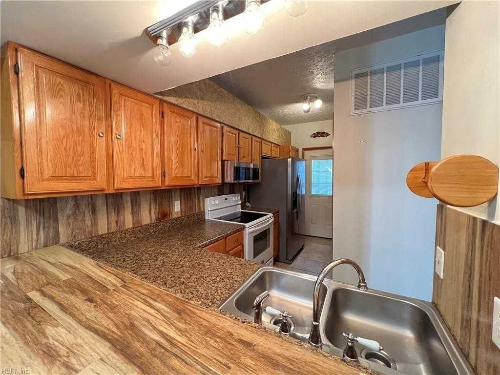 438 Lester Rd #4 - Photo 6 of 14