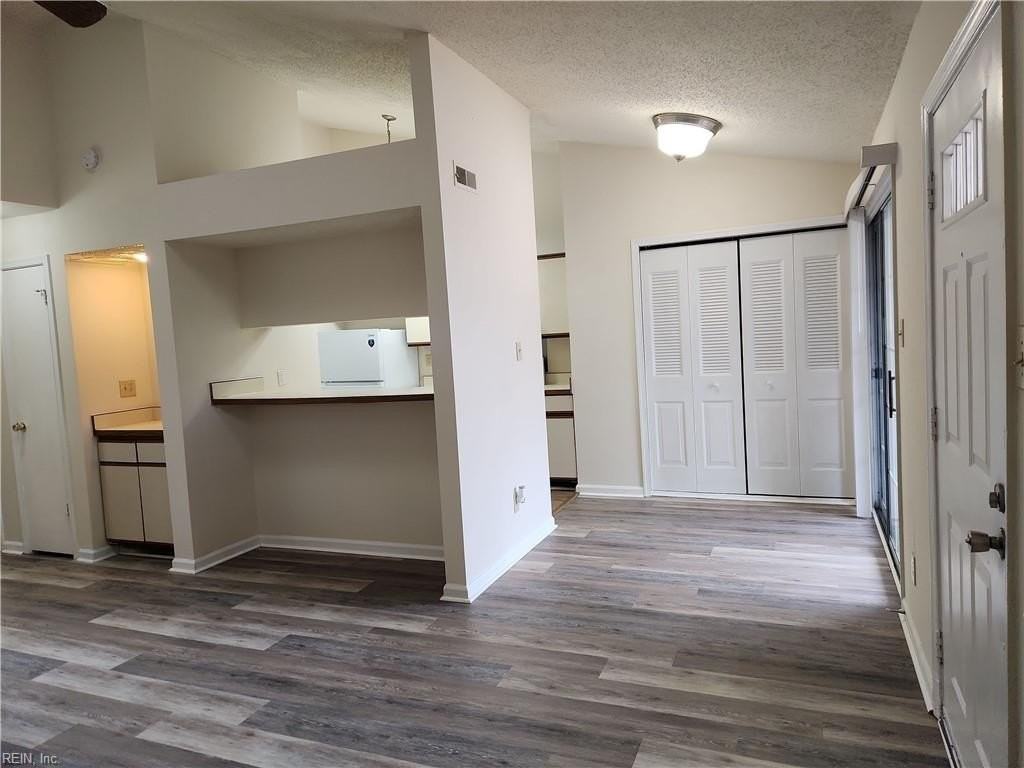 3770 Towne Point Rd #B - Photo 6 of 21