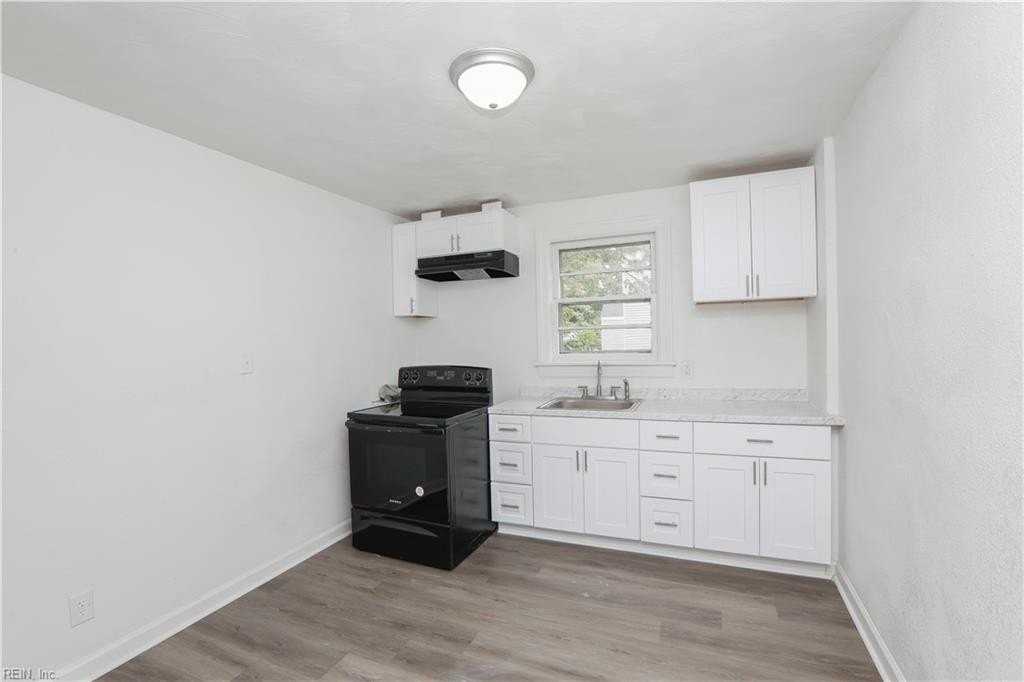 4729 Pinehurst Ave #C - Photo 6 of 21