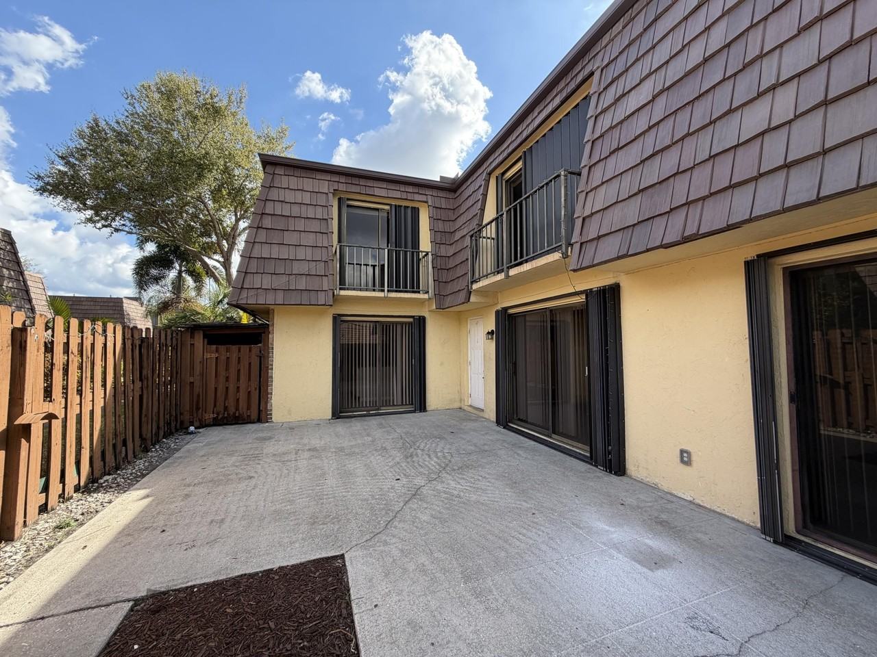 731 Springdale Cir - Photo 6 of 33