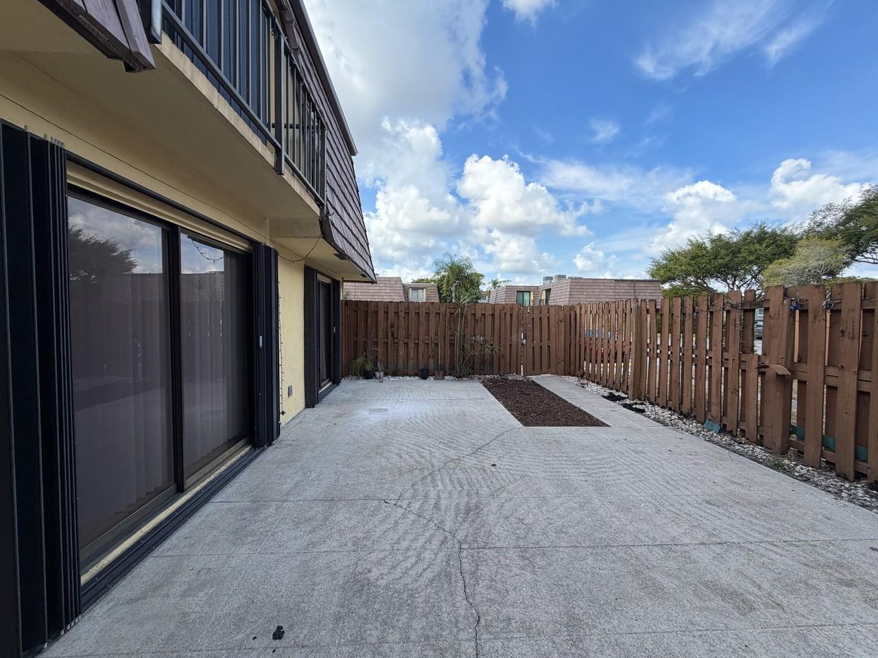 731 Springdale Cir - Photo 7 of 33