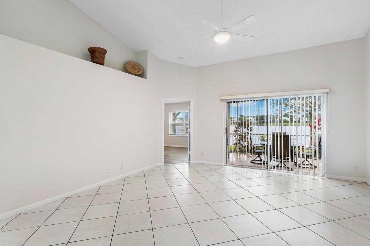 10679 Lake Shore Dr - Photo 5 of 24