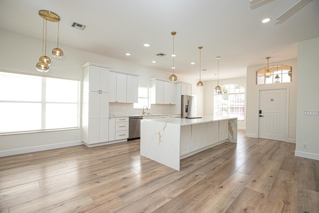 10881 La Salinas Cir - Photo 7 of 43