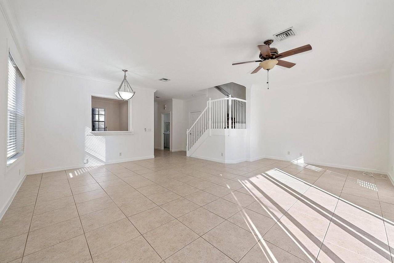 8050 Murano Cir - Photo 4 of 24