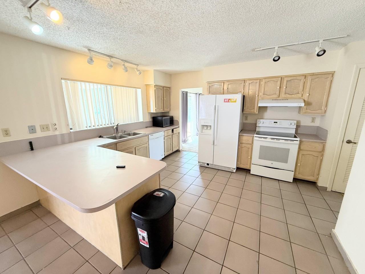 17726 Raintree Ter - Photo 3 of 13