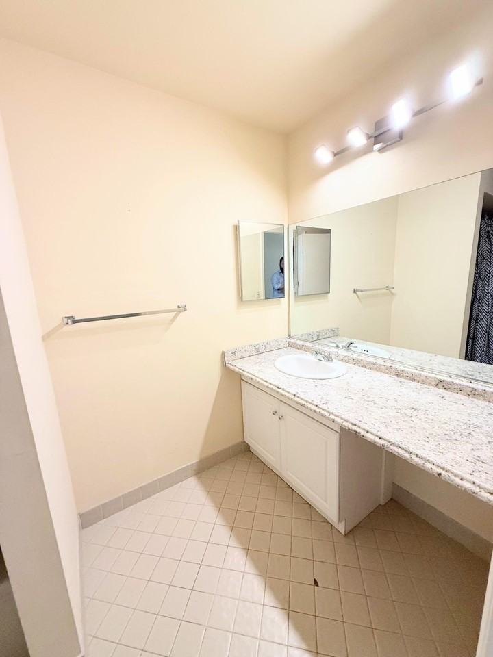 17726 Raintree Ter - Photo 7 of 13