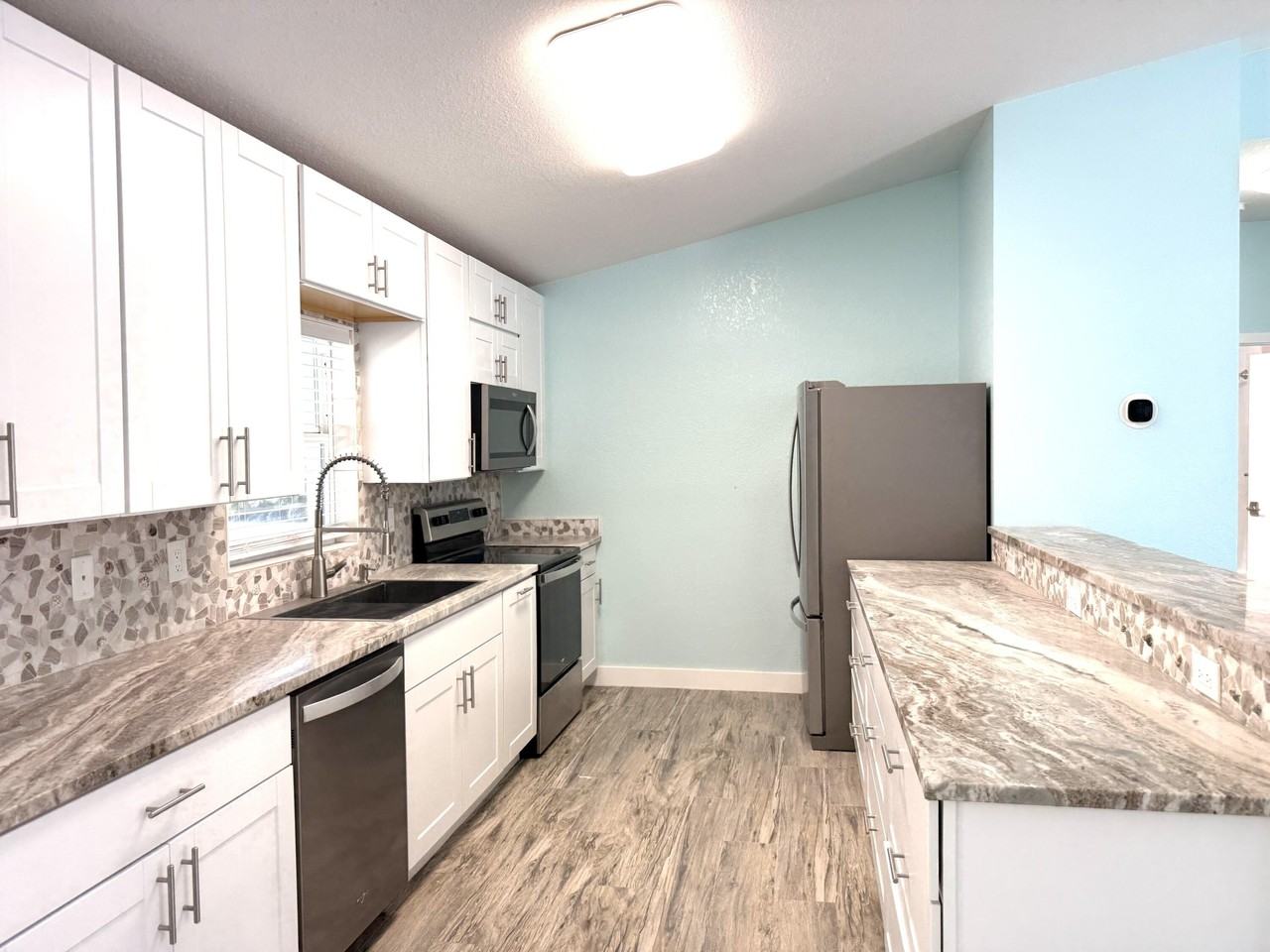 15859 68th Ct N - Photo 4 of 47