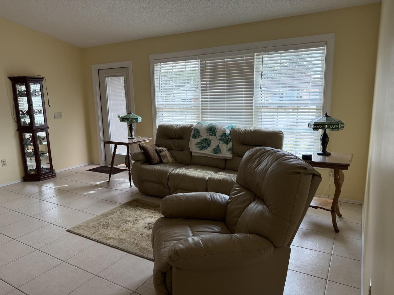 404 Ne Camelot Dr - Photo 4 of 32