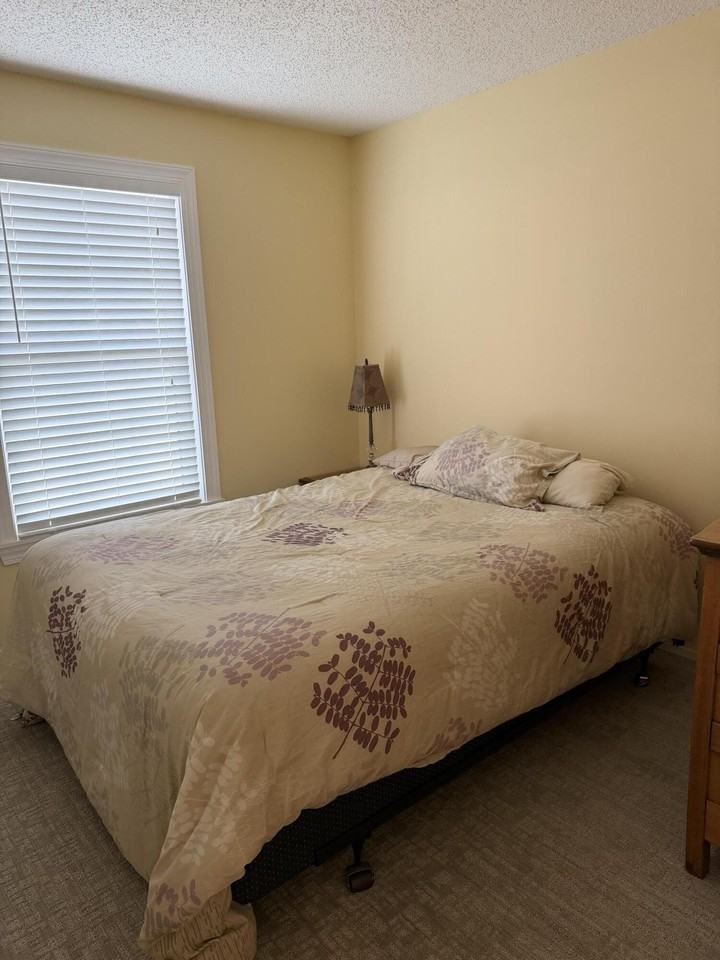 404 Ne Camelot Dr - Photo 7 of 32